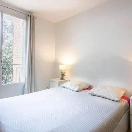 - Spacious 3 Flat For Families - 3 Minutes From Metro Station Aparthotel