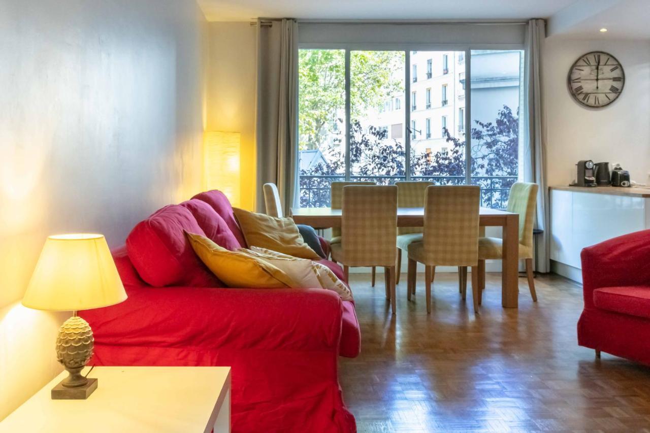 Aparthotel - Spacious 3 Flat For Families - 3 Minutes From Metro Station